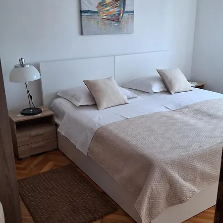 Manda Apartament