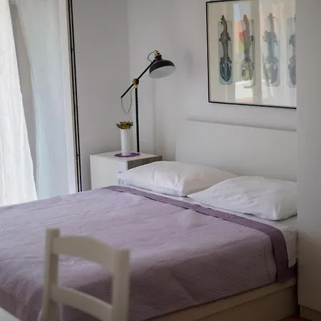 Manda Apartment *