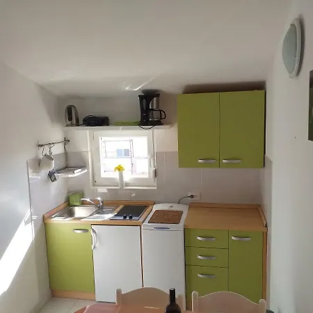 Manda Apartment *